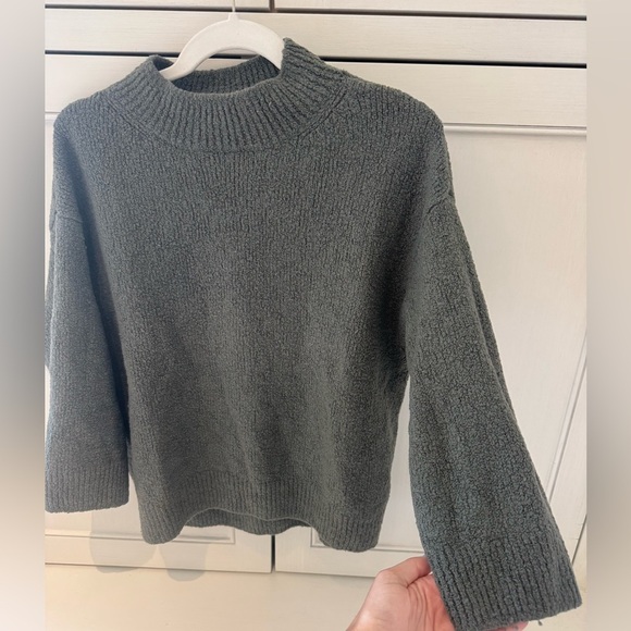 VINCE Women's Green/Grey Crewneck Sweater size extra small XS - Picture 2 of 5